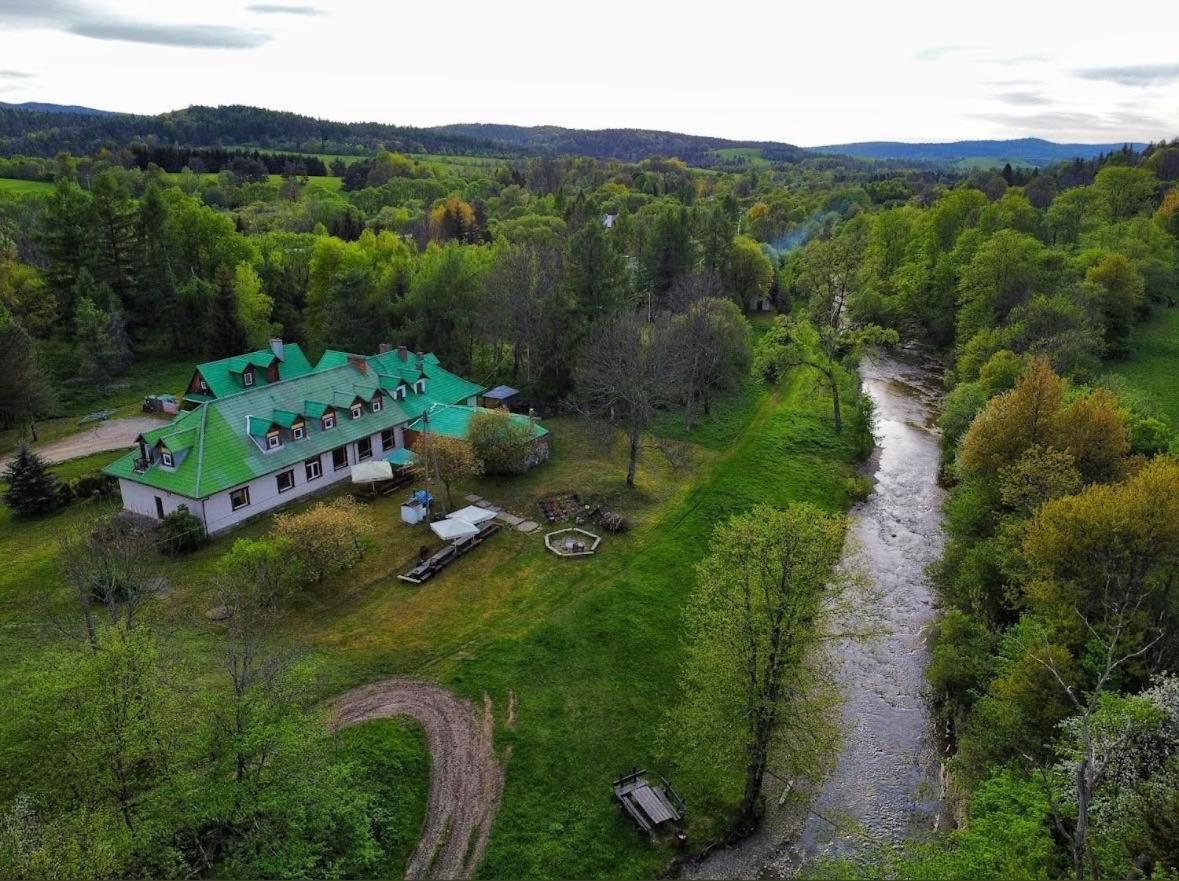 ホテル Latarnia Wagabundy Bieszczady Wola Michowa エクステリア 写真