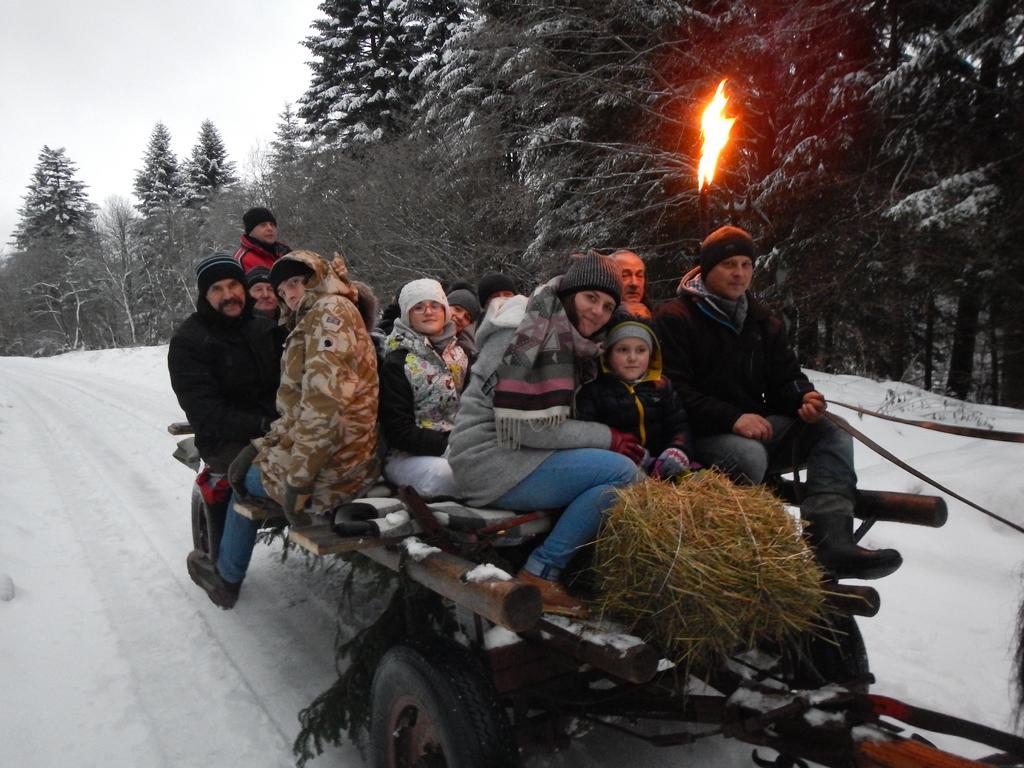 ホテル Latarnia Wagabundy Bieszczady Wola Michowa エクステリア 写真